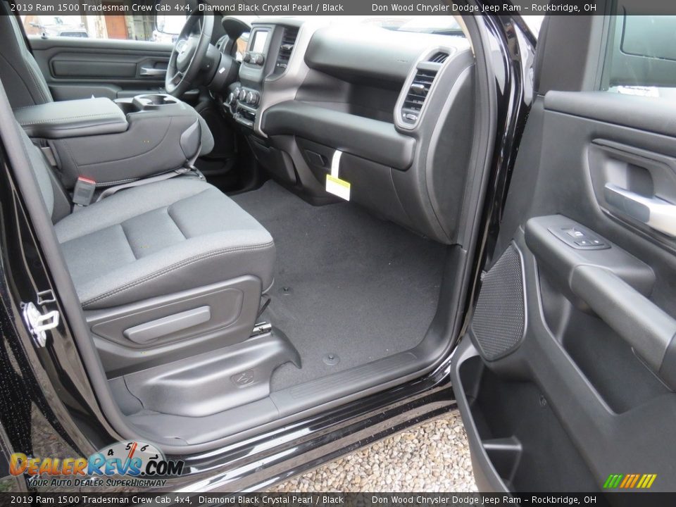 2019 Ram 1500 Tradesman Crew Cab 4x4 Diamond Black Crystal Pearl / Black Photo #25