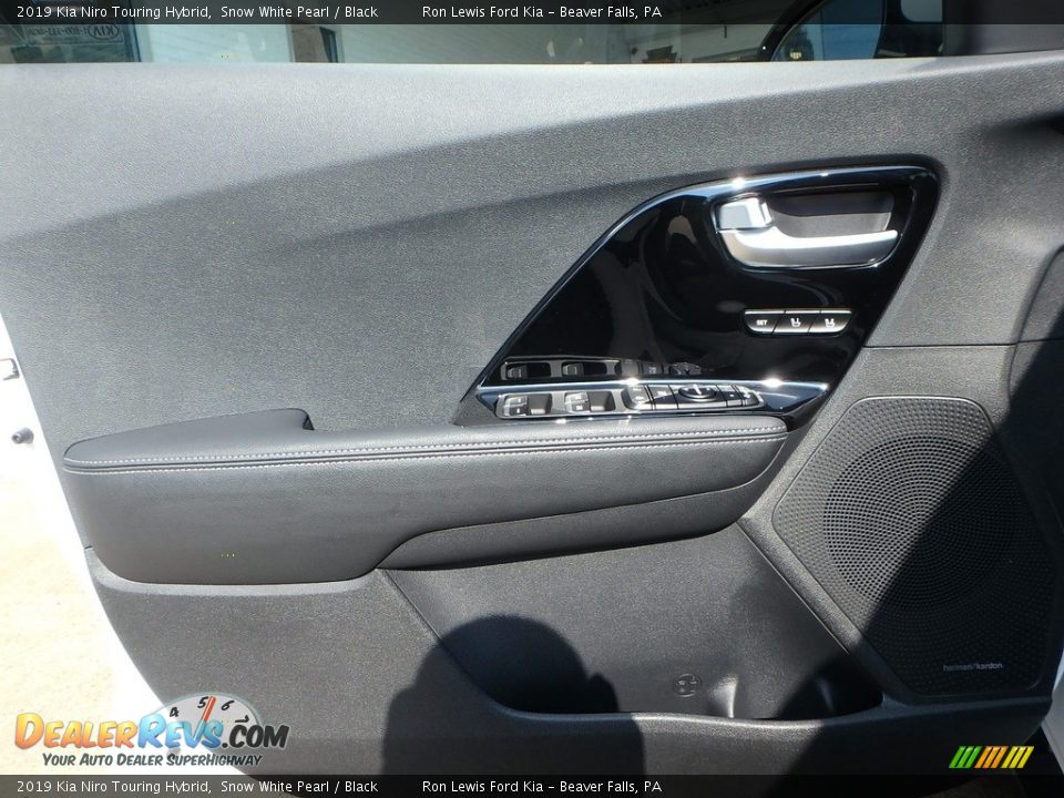Door Panel of 2019 Kia Niro Touring Hybrid Photo #14
