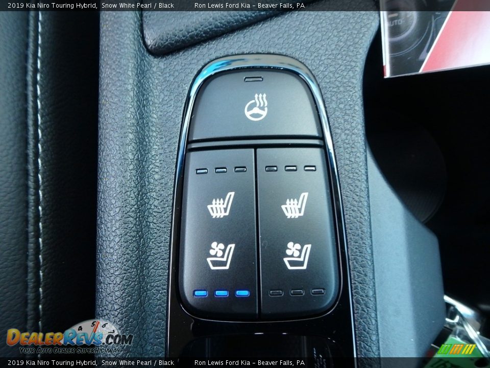 Controls of 2019 Kia Niro Touring Hybrid Photo #19