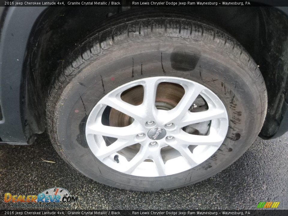 2016 Jeep Cherokee Latitude 4x4 Granite Crystal Metallic / Black Photo #9