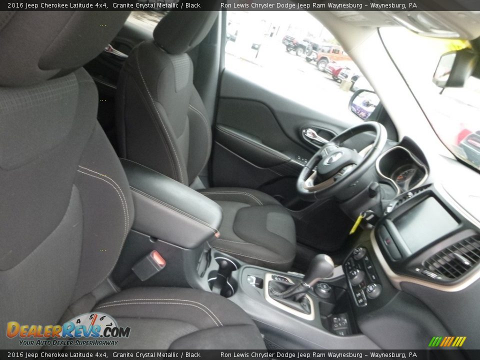 2016 Jeep Cherokee Latitude 4x4 Granite Crystal Metallic / Black Photo #10