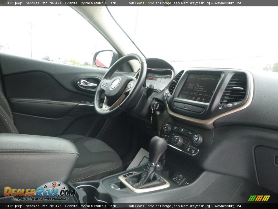 2016 Jeep Cherokee Latitude 4x4 Granite Crystal Metallic / Black Photo #11