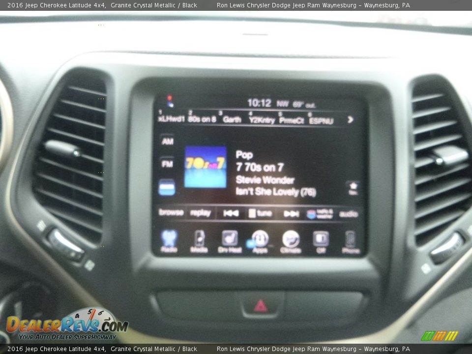 2016 Jeep Cherokee Latitude 4x4 Granite Crystal Metallic / Black Photo #16