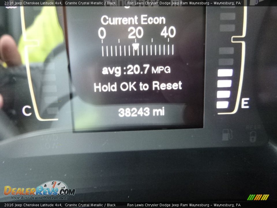 2016 Jeep Cherokee Latitude 4x4 Granite Crystal Metallic / Black Photo #18