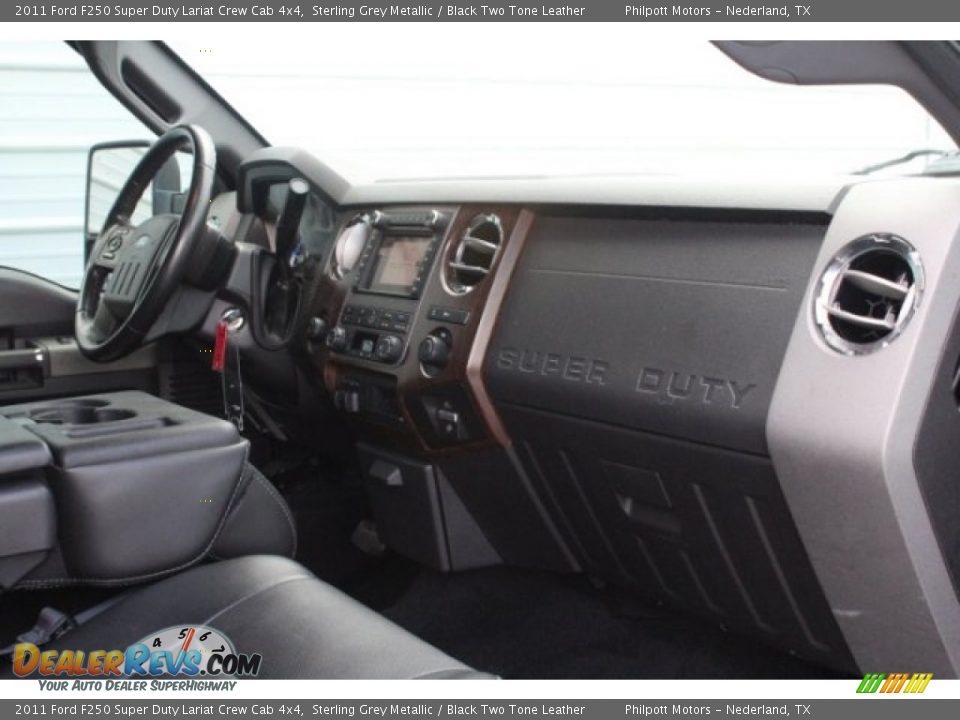 2011 Ford F250 Super Duty Lariat Crew Cab 4x4 Sterling Grey Metallic / Black Two Tone Leather Photo #30