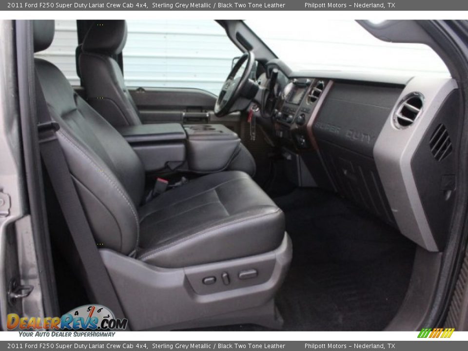 2011 Ford F250 Super Duty Lariat Crew Cab 4x4 Sterling Grey Metallic / Black Two Tone Leather Photo #31