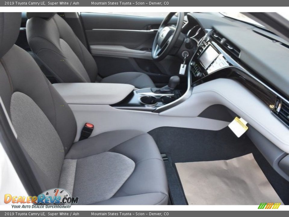 2019 Toyota Camry LE Super White / Ash Photo #12