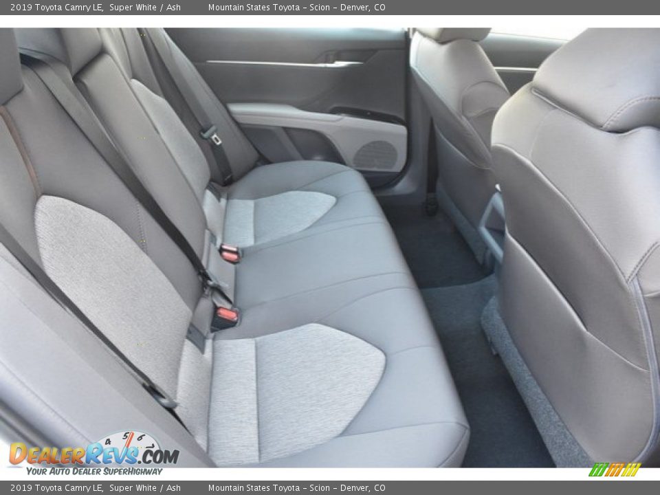 2019 Toyota Camry LE Super White / Ash Photo #18