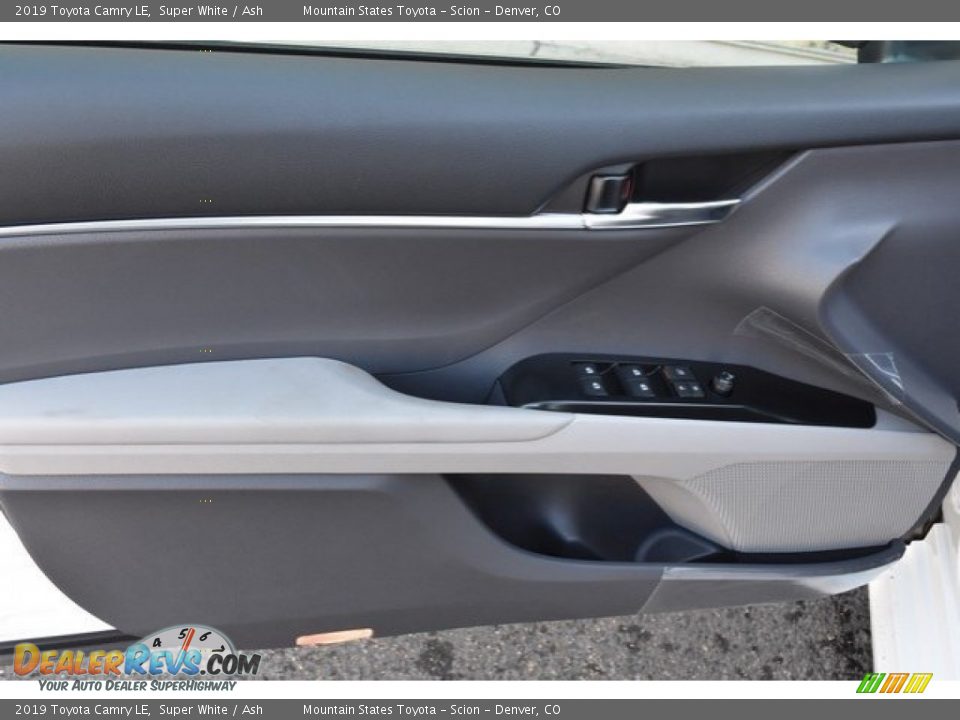 2019 Toyota Camry LE Super White / Ash Photo #20
