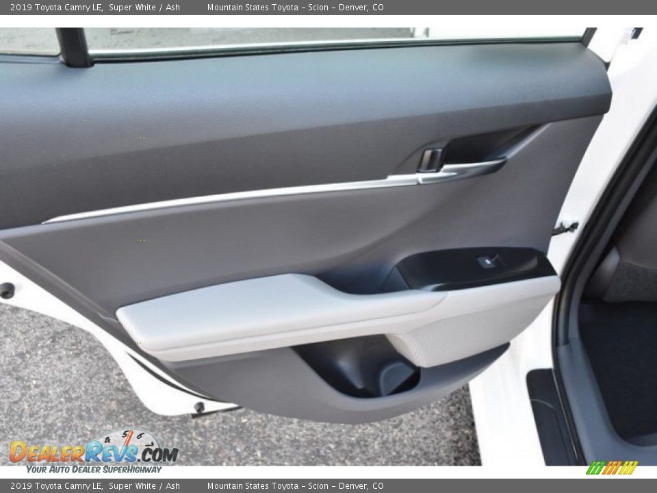 2019 Toyota Camry LE Super White / Ash Photo #21