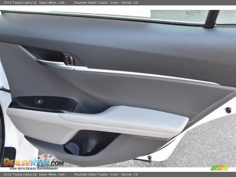 2019 Toyota Camry LE Super White / Ash Photo #23