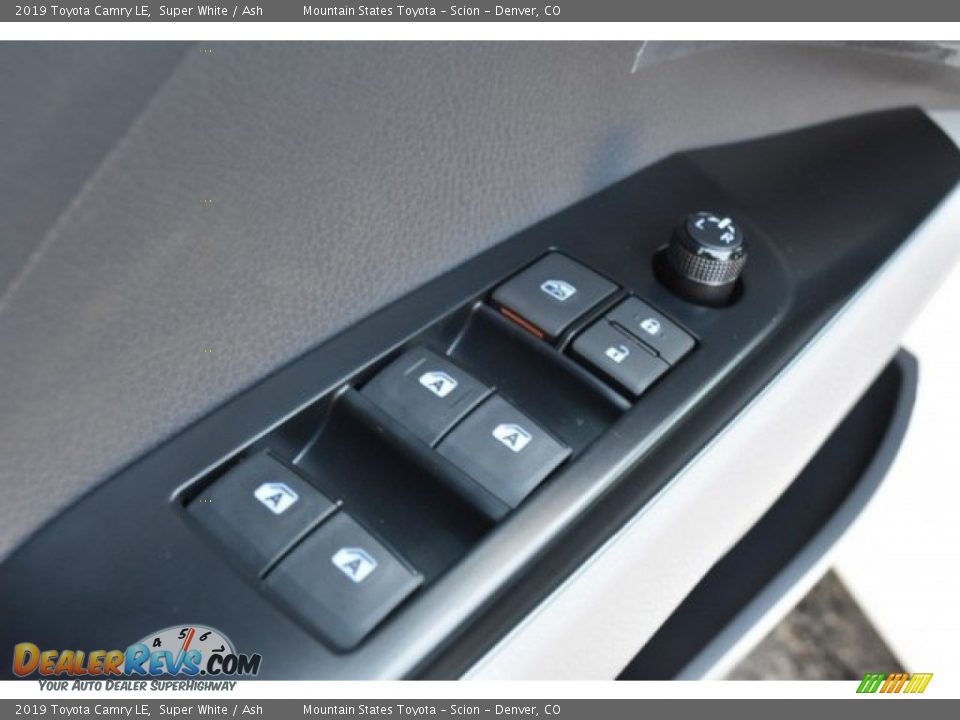2019 Toyota Camry LE Super White / Ash Photo #24