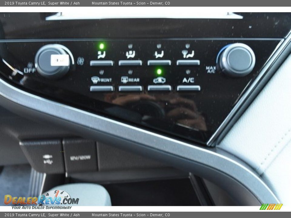 2019 Toyota Camry LE Super White / Ash Photo #29