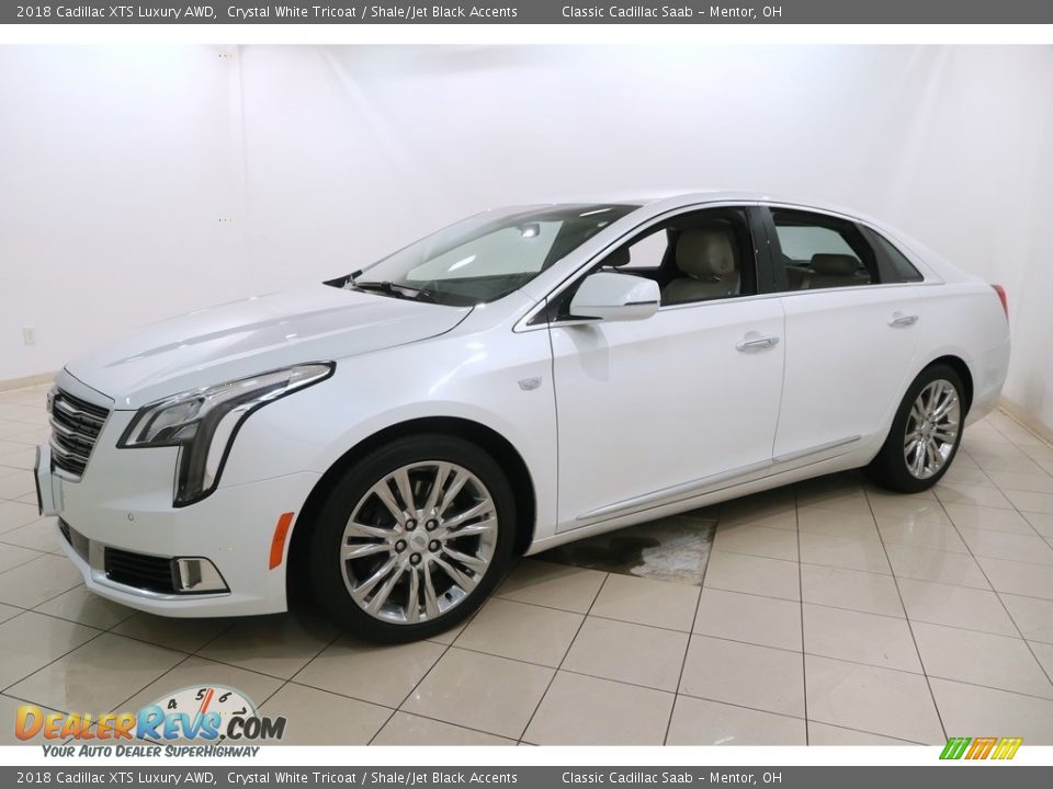 2018 Cadillac XTS Luxury AWD Crystal White Tricoat / Shale/Jet Black Accents Photo #3