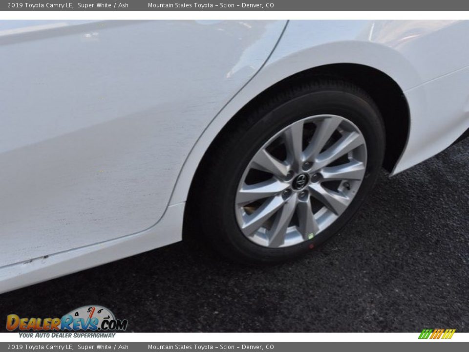 2019 Toyota Camry LE Super White / Ash Photo #33