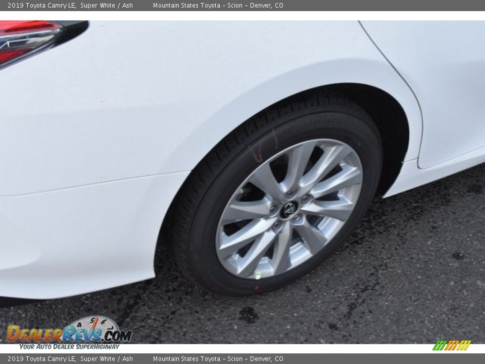 2019 Toyota Camry LE Super White / Ash Photo #34