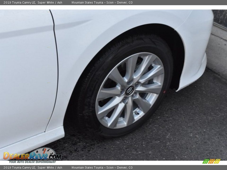 2019 Toyota Camry LE Super White / Ash Photo #35