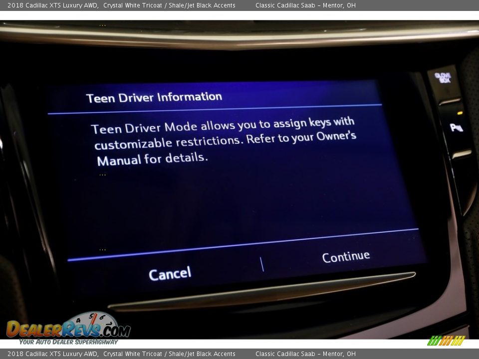 2018 Cadillac XTS Luxury AWD Crystal White Tricoat / Shale/Jet Black Accents Photo #18