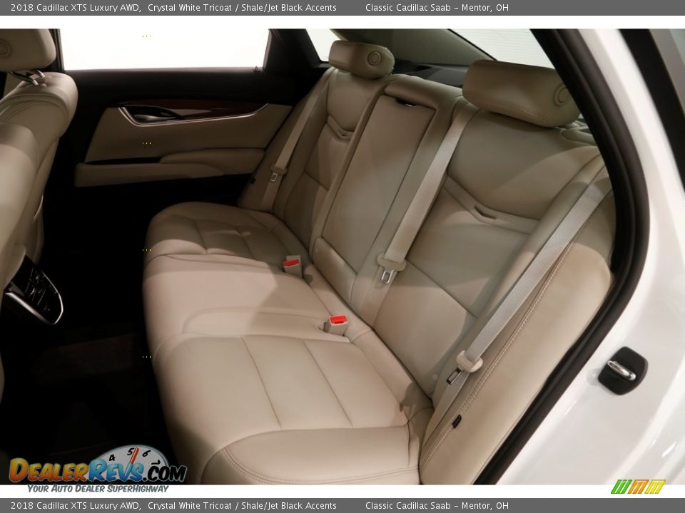 2018 Cadillac XTS Luxury AWD Crystal White Tricoat / Shale/Jet Black Accents Photo #23