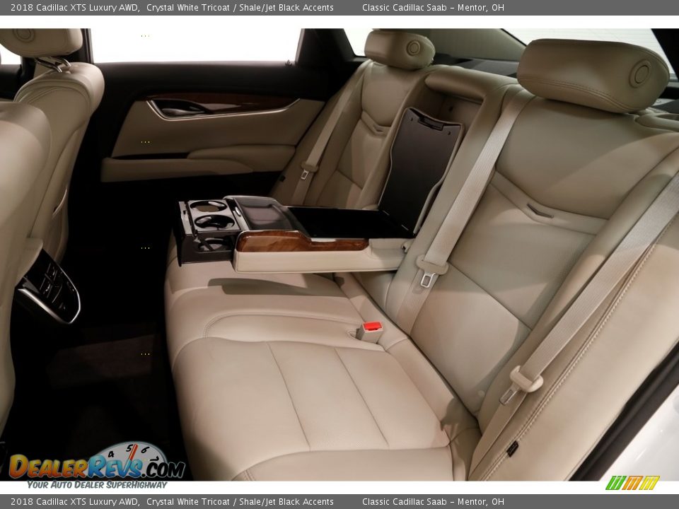 2018 Cadillac XTS Luxury AWD Crystal White Tricoat / Shale/Jet Black Accents Photo #24