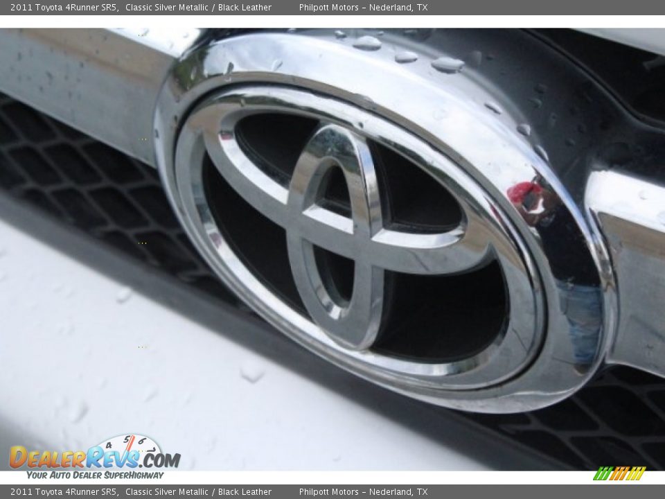2011 Toyota 4Runner SR5 Classic Silver Metallic / Black Leather Photo #4