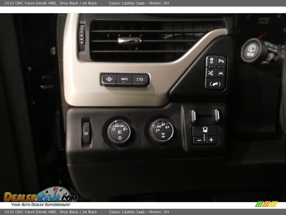 2016 GMC Yukon Denali 4WD Onyx Black / Jet Black Photo #10