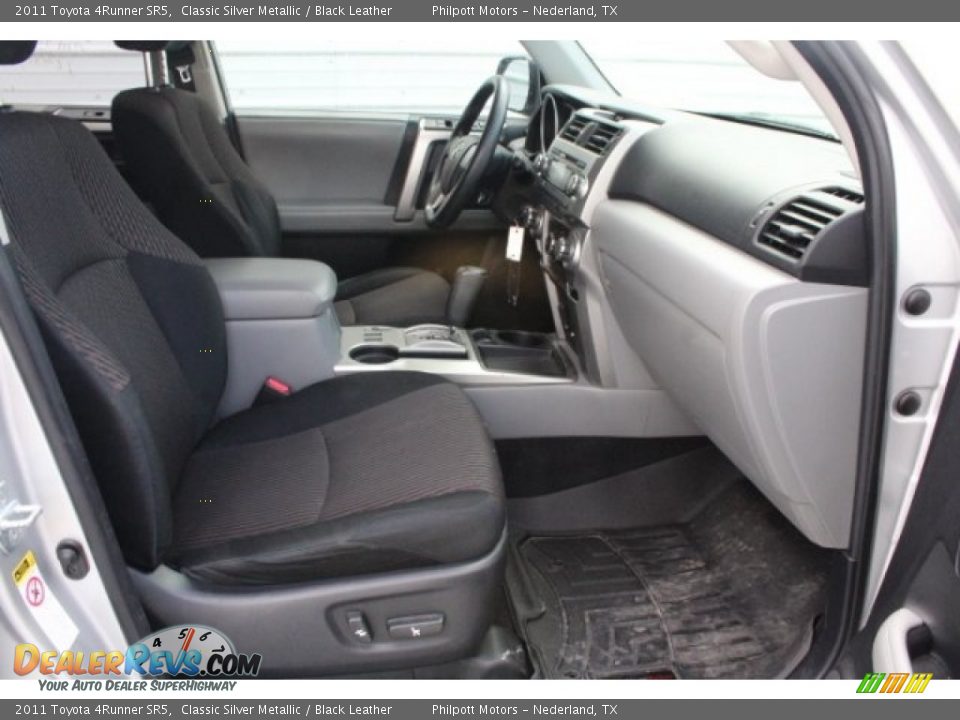 2011 Toyota 4Runner SR5 Classic Silver Metallic / Black Leather Photo #31
