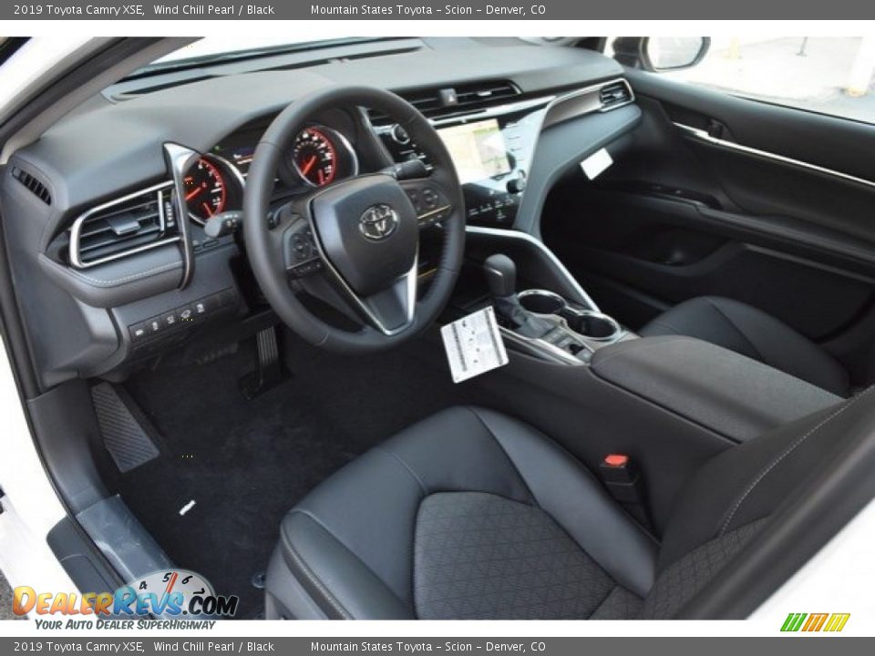 2019 Toyota Camry XSE Wind Chill Pearl / Black Photo #5
