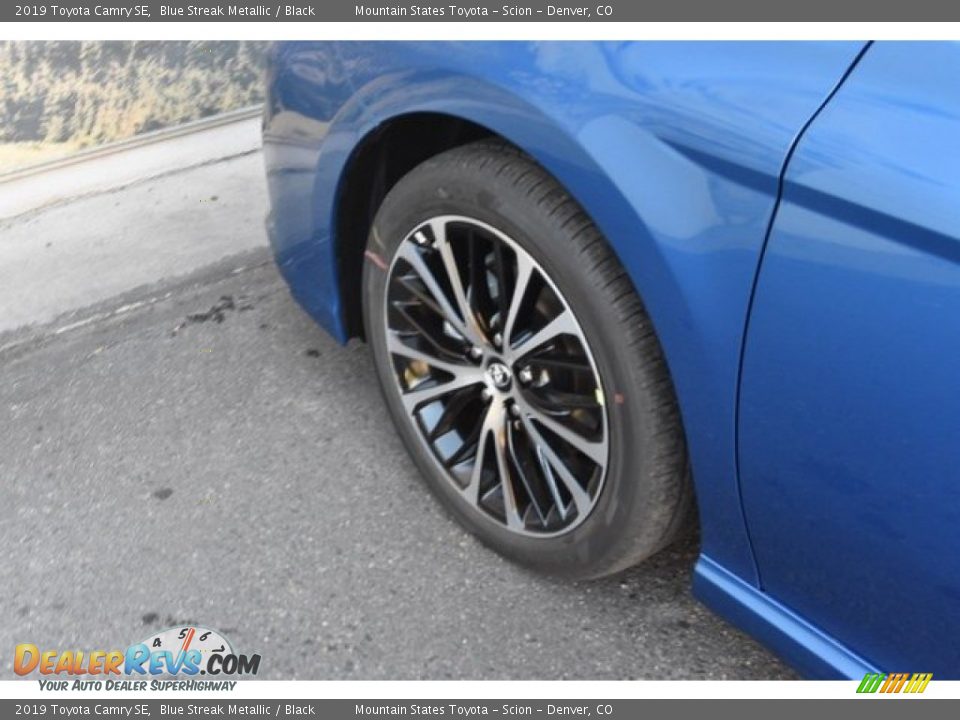 2019 Toyota Camry SE Blue Streak Metallic / Black Photo #32