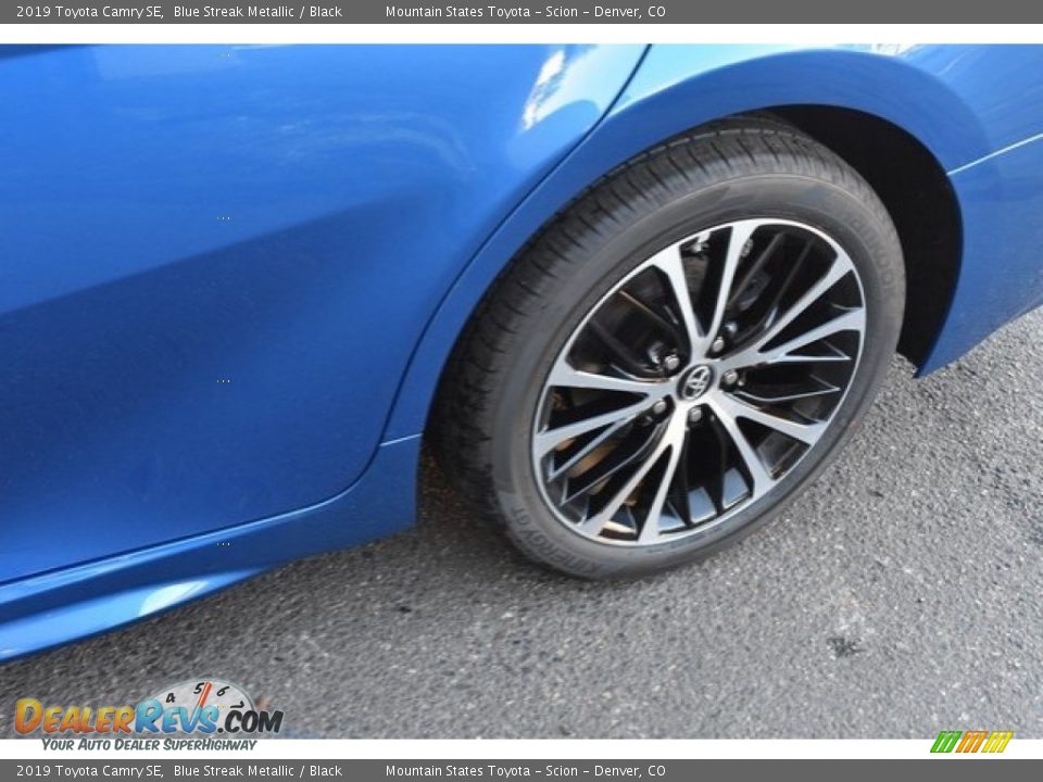 2019 Toyota Camry SE Blue Streak Metallic / Black Photo #33