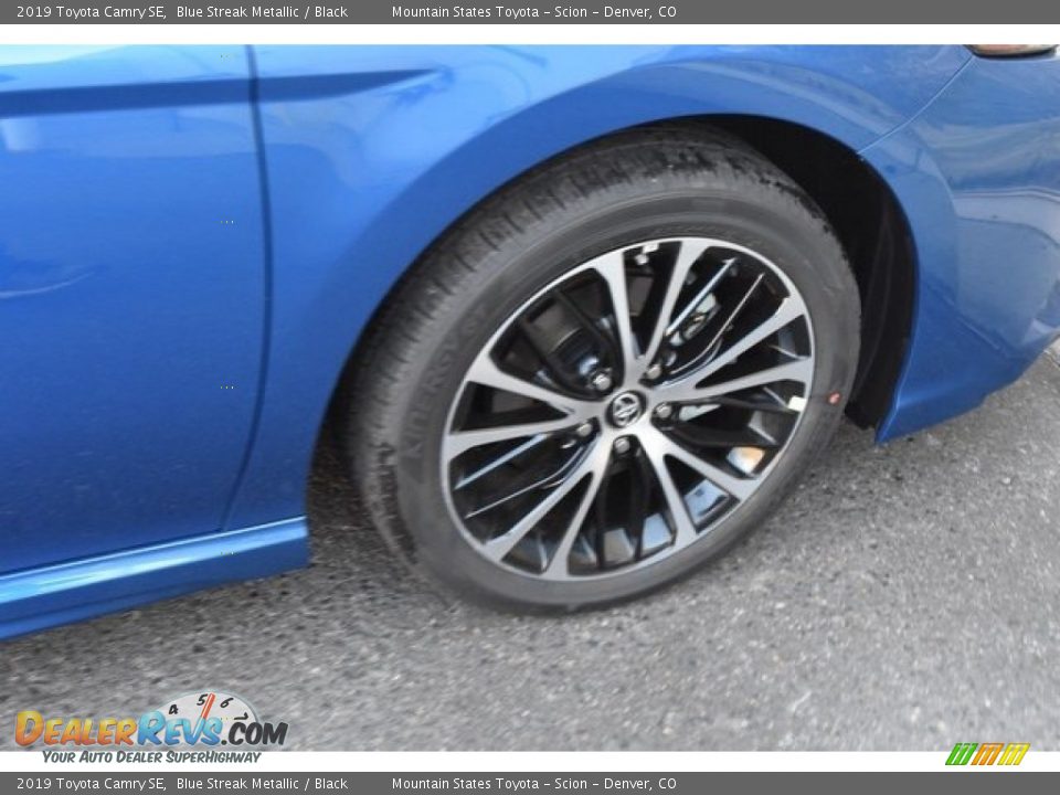 2019 Toyota Camry SE Blue Streak Metallic / Black Photo #35
