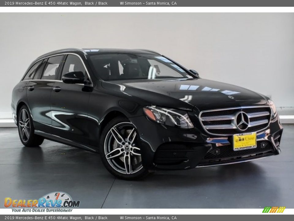 Front 3/4 View of 2019 Mercedes-Benz E 450 4Matic Wagon Photo #12