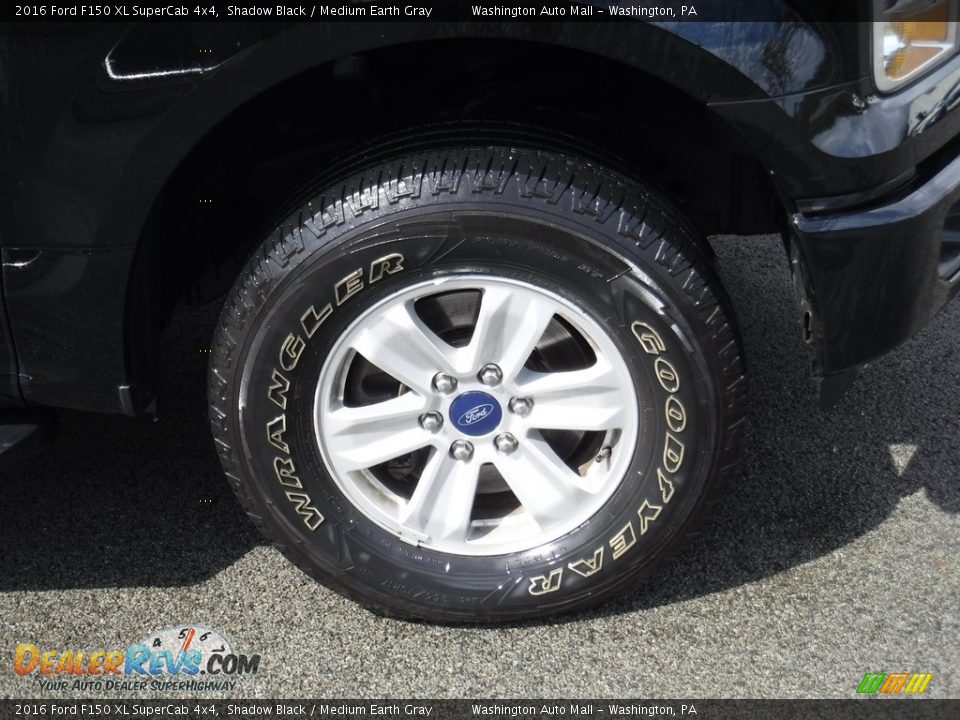2016 Ford F150 XL SuperCab 4x4 Shadow Black / Medium Earth Gray Photo #3