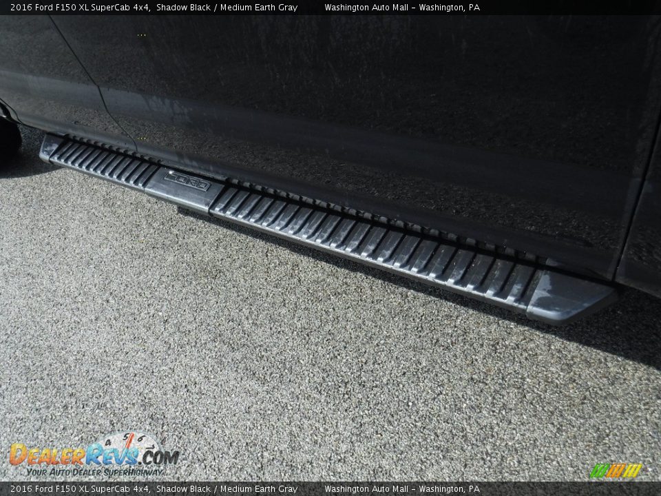 2016 Ford F150 XL SuperCab 4x4 Shadow Black / Medium Earth Gray Photo #4