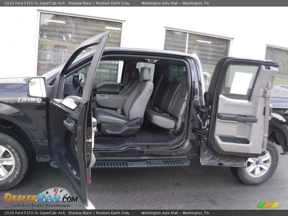 2016 Ford F150 XL SuperCab 4x4 Shadow Black / Medium Earth Gray Photo #13