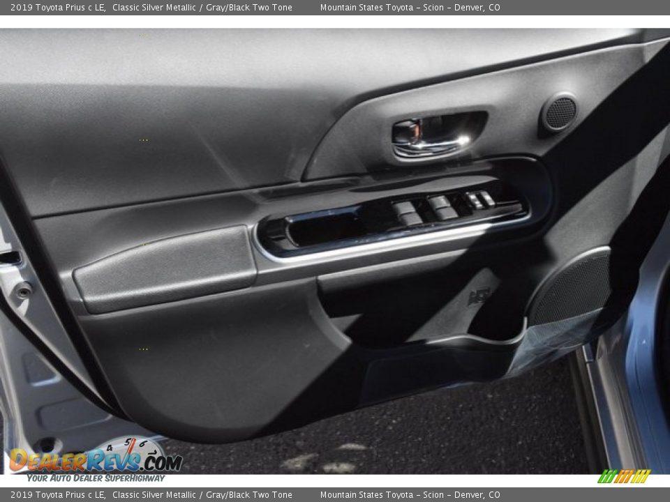 2019 Toyota Prius c LE Classic Silver Metallic / Gray/Black Two Tone Photo #19