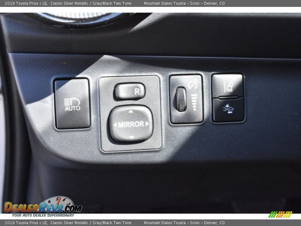 2019 Toyota Prius c LE Classic Silver Metallic / Gray/Black Two Tone Photo #24