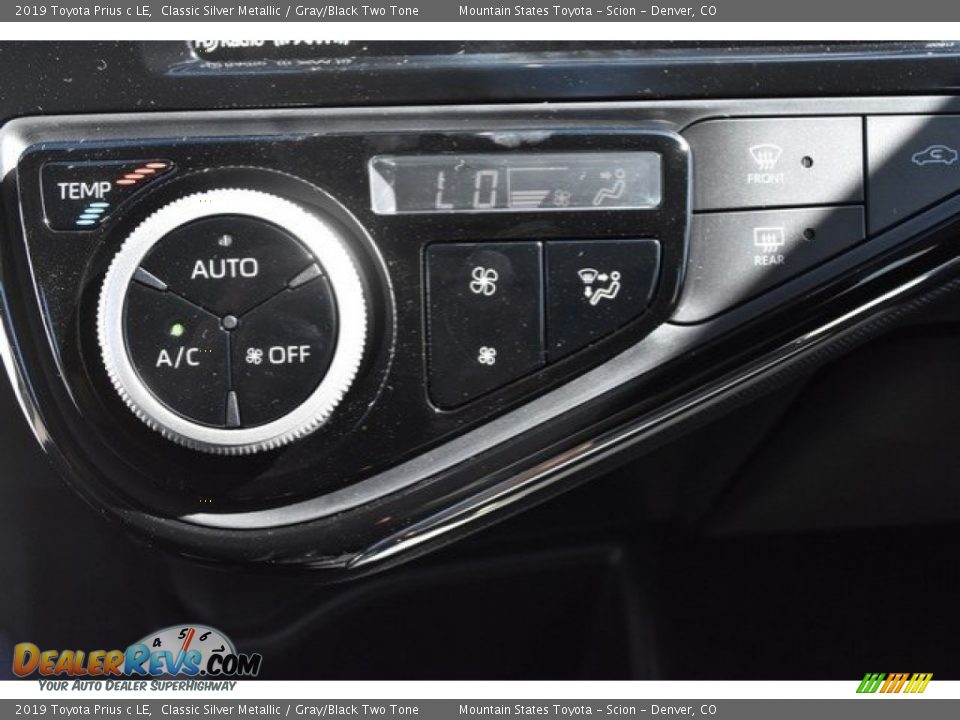 Controls of 2019 Toyota Prius c LE Photo #28