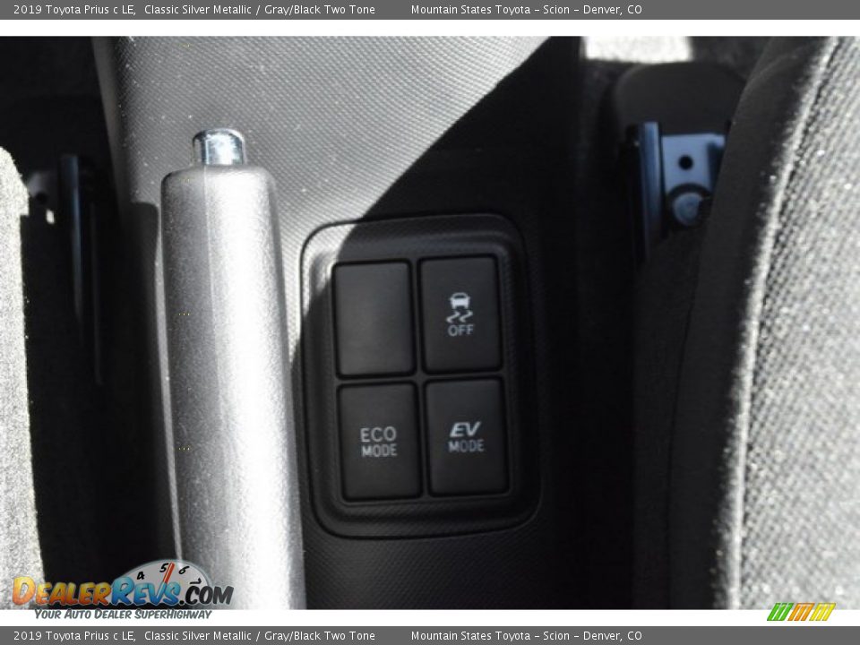 2019 Toyota Prius c LE Classic Silver Metallic / Gray/Black Two Tone Photo #29