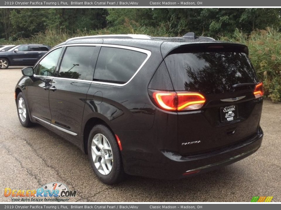 2019 Chrysler Pacifica Touring L Plus Brilliant Black Crystal Pearl / Black/Alloy Photo #4