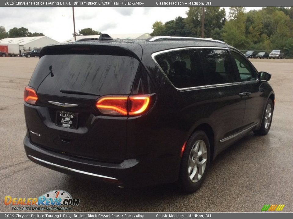 2019 Chrysler Pacifica Touring L Plus Brilliant Black Crystal Pearl / Black/Alloy Photo #6