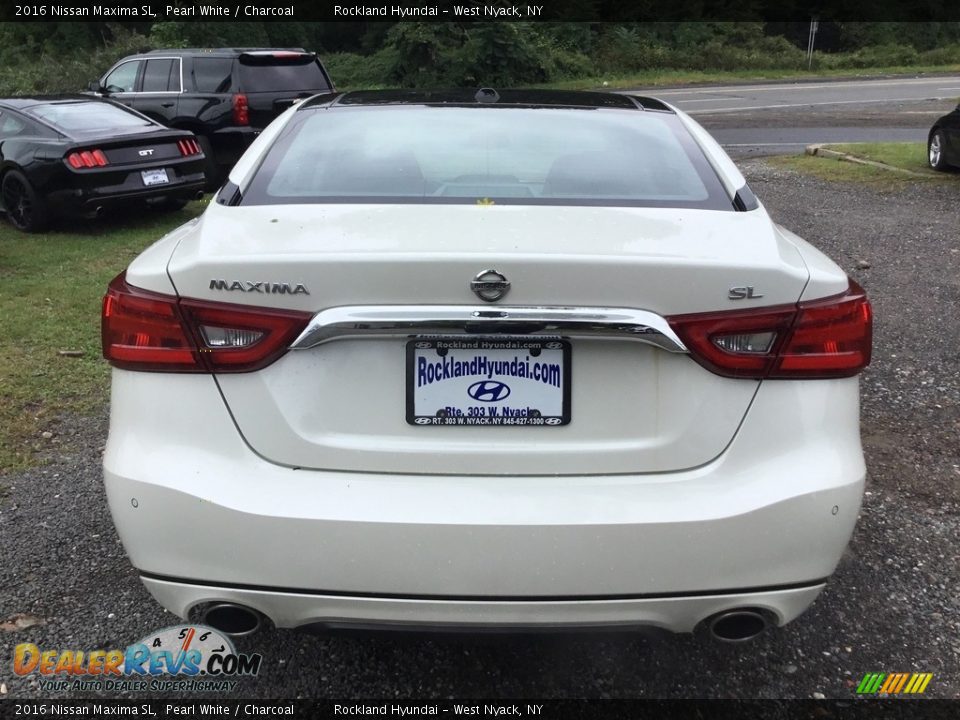 2016 Nissan Maxima SL Pearl White / Charcoal Photo #5