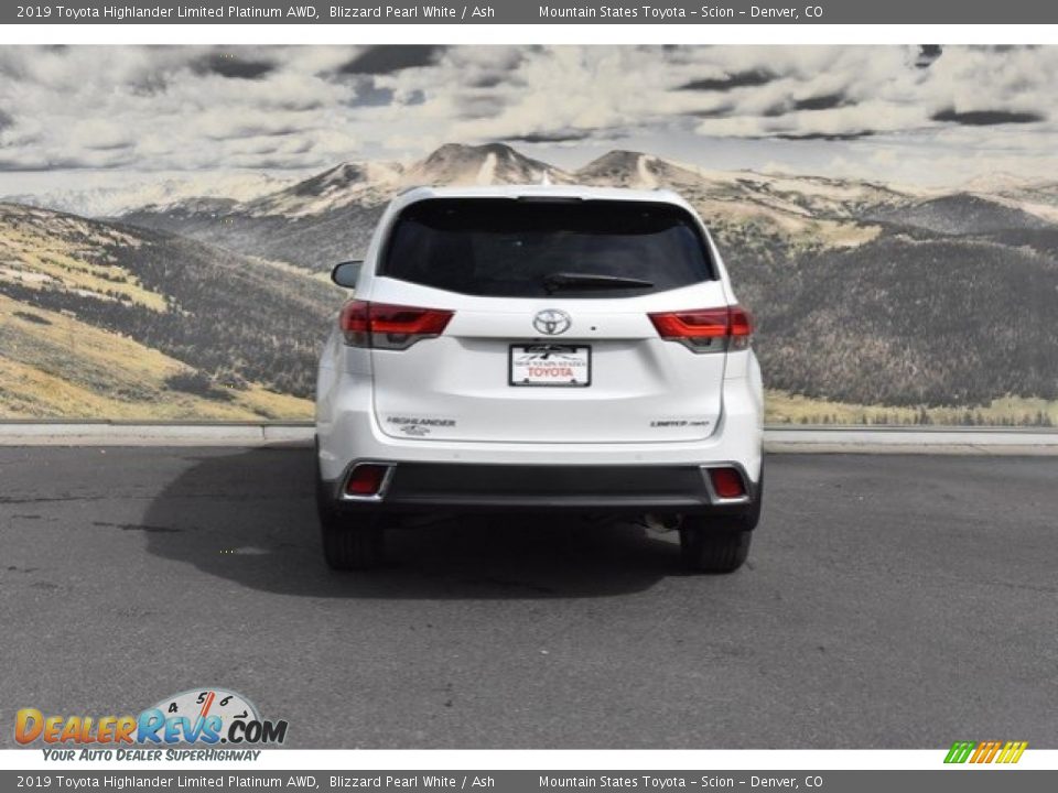 2019 Toyota Highlander Limited Platinum AWD Blizzard Pearl White / Ash Photo #4