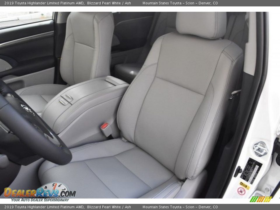 Front Seat of 2019 Toyota Highlander Limited Platinum AWD Photo #7