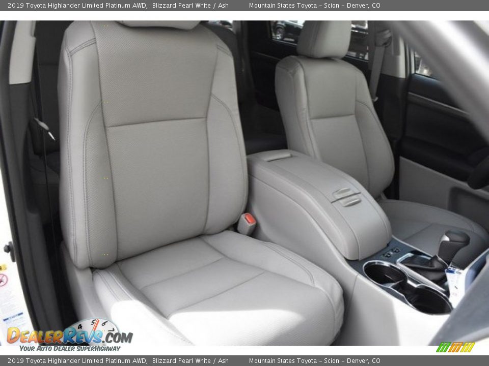 Front Seat of 2019 Toyota Highlander Limited Platinum AWD Photo #13