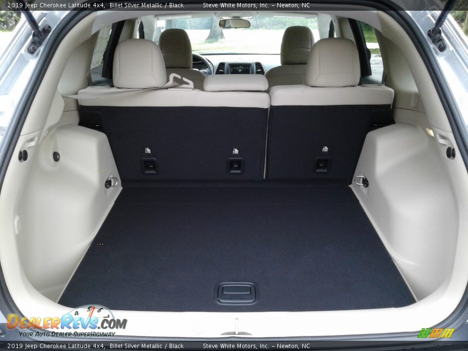 2019 Jeep Cherokee Latitude 4x4 Billet Silver Metallic / Black Photo #12