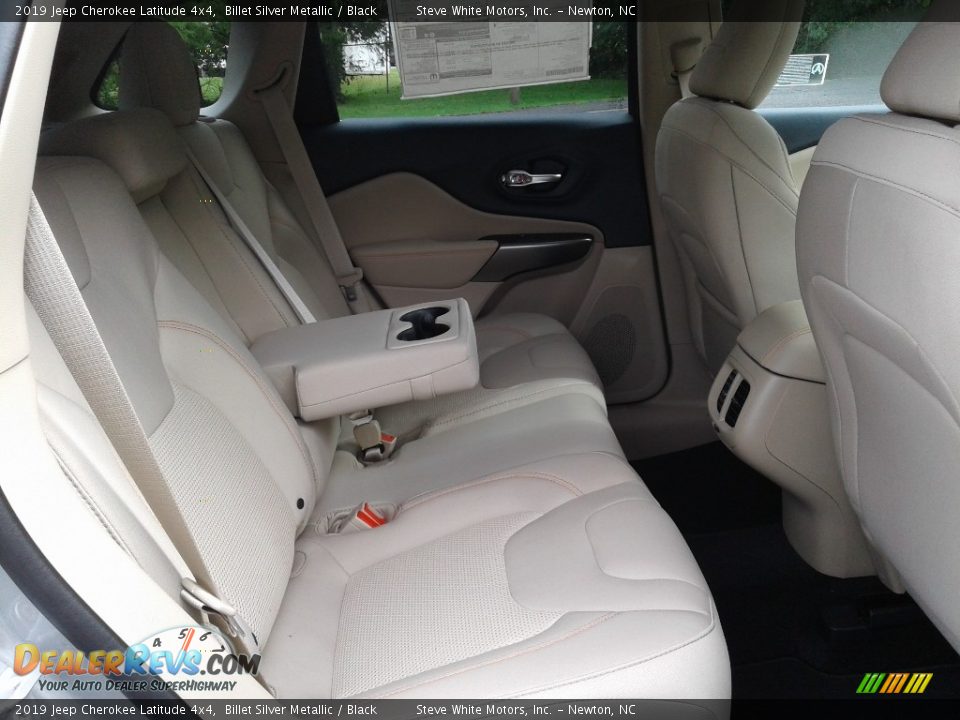2019 Jeep Cherokee Latitude 4x4 Billet Silver Metallic / Black Photo #13