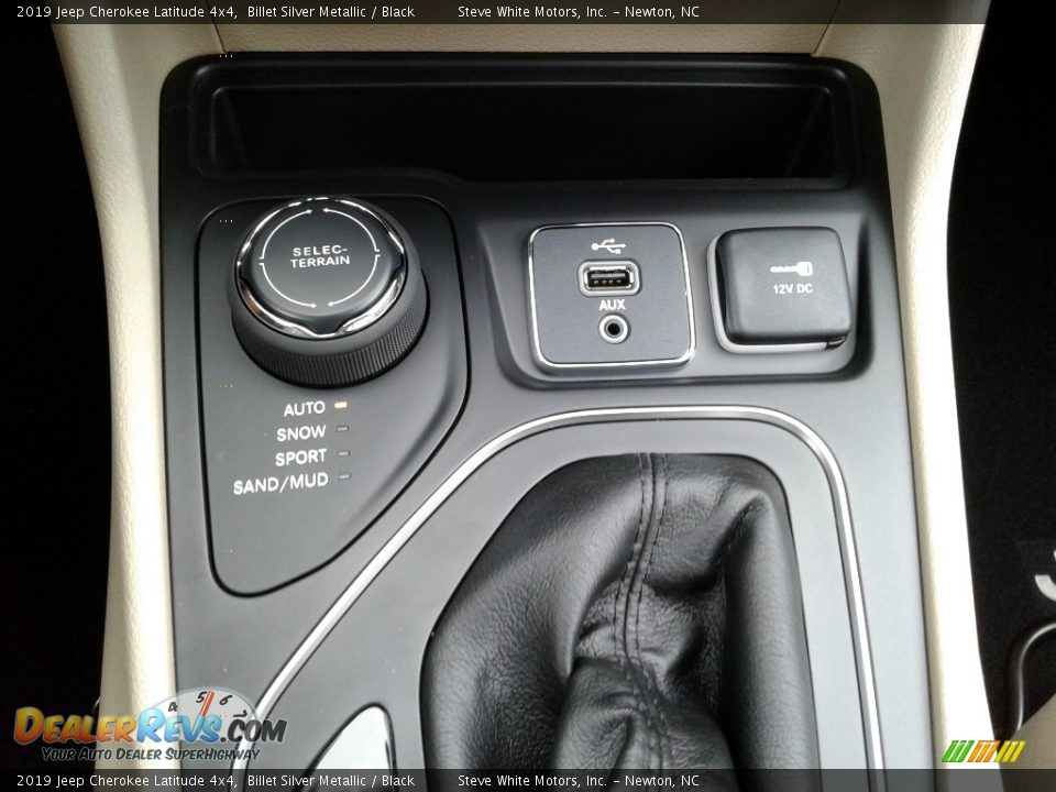 2019 Jeep Cherokee Latitude 4x4 Billet Silver Metallic / Black Photo #22