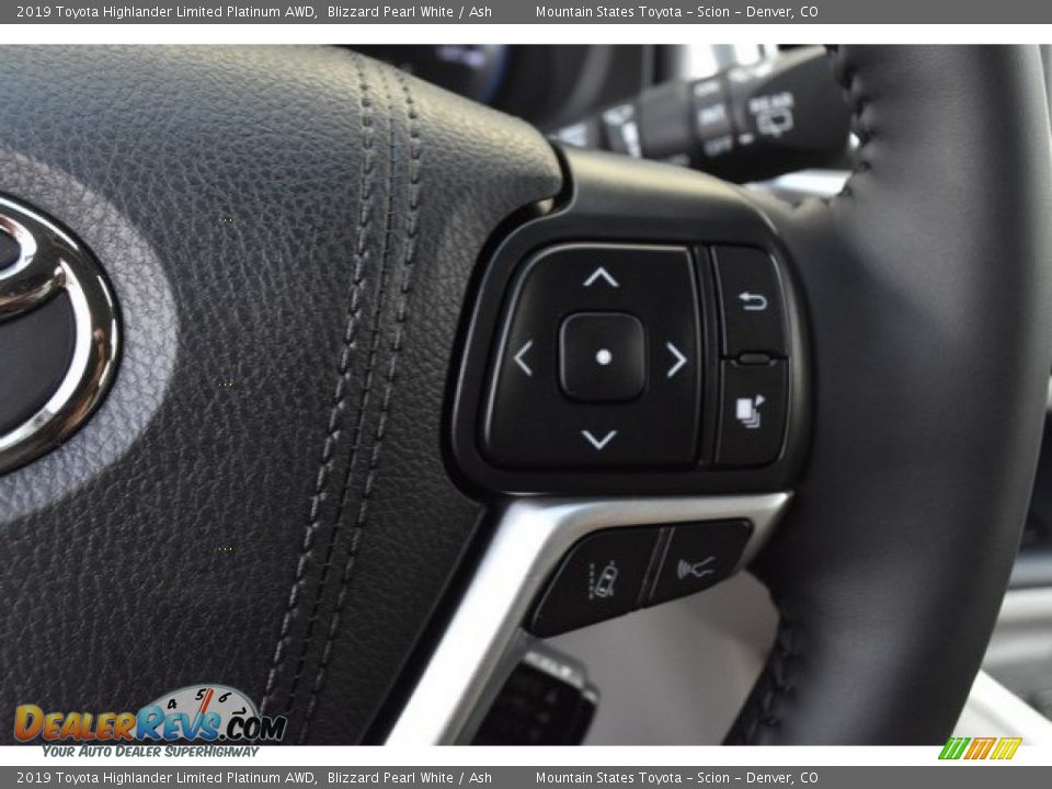 2019 Toyota Highlander Limited Platinum AWD Steering Wheel Photo #31