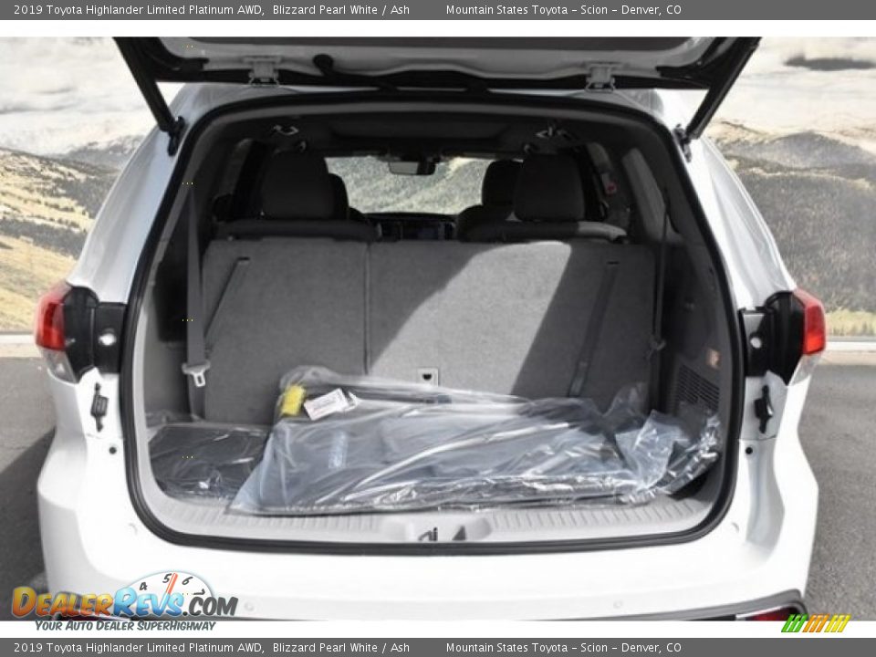 2019 Toyota Highlander Limited Platinum AWD Trunk Photo #34